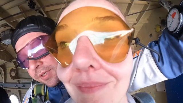 Первый прыжок с парашютом смотреть онлайн