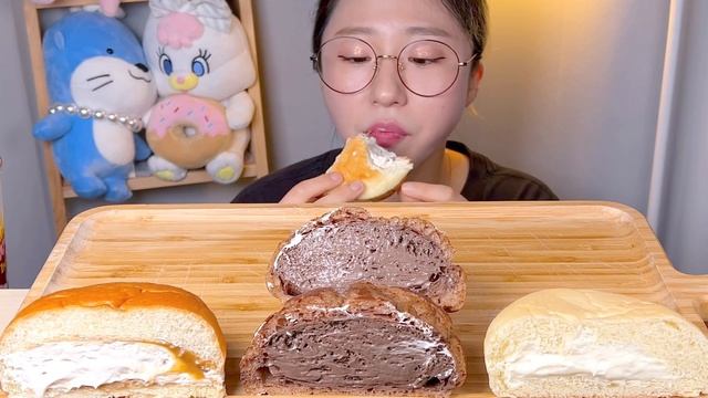 CU 편의점 크림빵🤍 연세우유 매일우유 액션가면 디저트 먹방 Dessert Mukbang смотреть онлайн