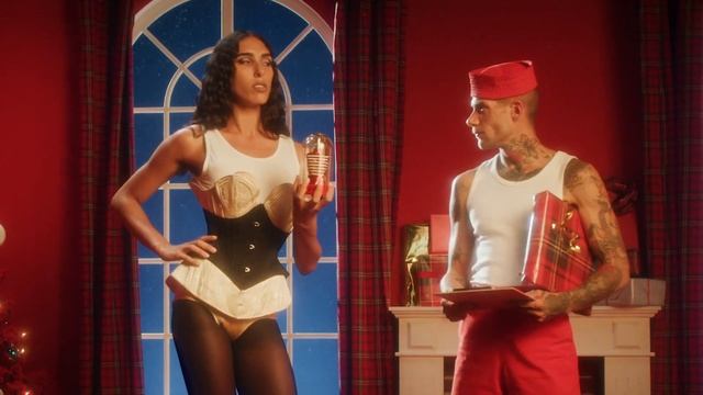 Jean Paul Gaultier C-Mas Crazy Delivery Campaign смотреть онлайн