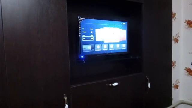 Bravis LED-22F1000 Smart+T2 Black Распаковка смотреть онлайн