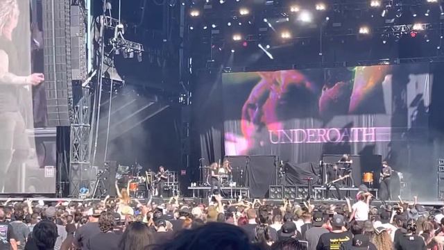 Underøath - It’s Dangerous Business Walking Out Your Front Door live at Aftershock 2022 смотреть онлайн