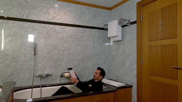 Grand Hotel Kronenhof - Season End Winter 2018/2019 смотреть онлайн