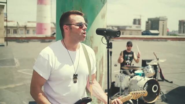 STOLE the SHOW( SIBERIAN COVER)