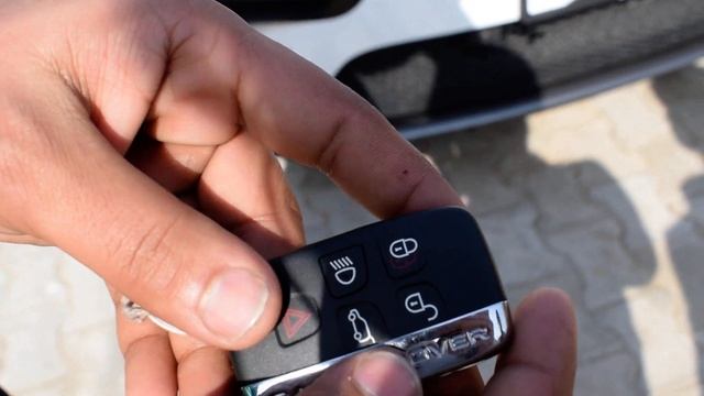 RANGE ROVER VELAR KEY FEATURES смотреть онлайн