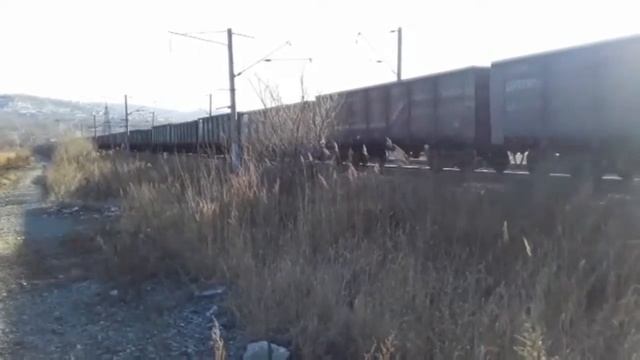 Разгон грузового с приветом! Система 2ЭС5К-074/114 "Ермаки" с грузовым поездом и приветом смотреть онлайн