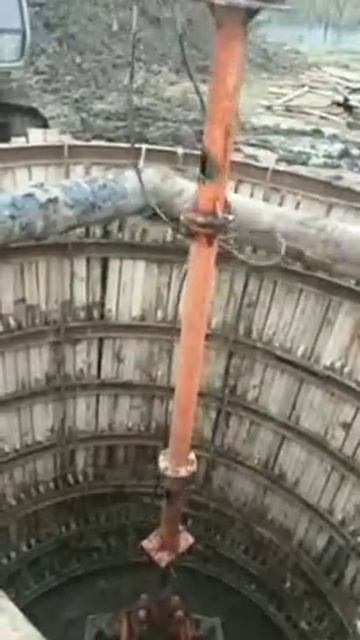 Excavator with grab. #ekskapator #greyfer #chuqurlik смотреть онлайн