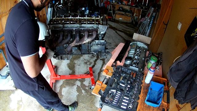 BMW E36 325I M50B25 exhaust manifold removal смотреть онлайн