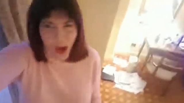 Milly D’Abbraccio si diverte e canta Fabio Concato смотреть онлайн