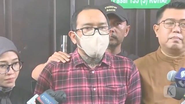 Pasca-penganiayaan oleh Mario Dandy, Korban David Ozora Kemungkinan Tidak Bisa Sekolah Lagi смотреть онлайн