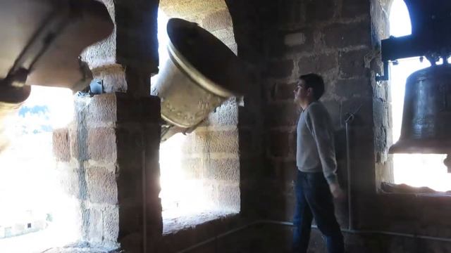 Zorraquin Volteo de campanas. Fiesta mediana Bells Glocken Cloches смотреть онлайн