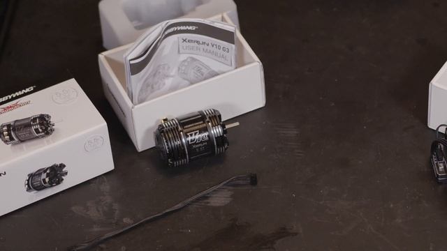 HOBBYWING XERUN XR10 PRO V4 G2S ELITE And Hobbywing XERUN V10 5.5T BLACK G3