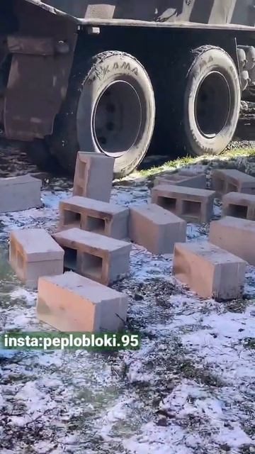 Пеплоблоки из Нальчика. Момент выгрузки. Твердость на уровне!!! смотреть онлайн