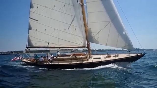 COURAGEOUS - CLASSIC SPARKMAN & STEPHENS YACHT / HENRY B. NEVINS 48 FT BERMUDAN SLOOP 1947 смотреть онлайн
