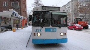 Троллейбус Екатеринбурга ЗиУ-682В [В00] борт. №358 маршрут №33 на остановке "Индустрии"