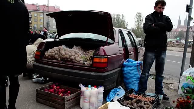 Белосток (Польша). Уличный рынок смотреть онлайн