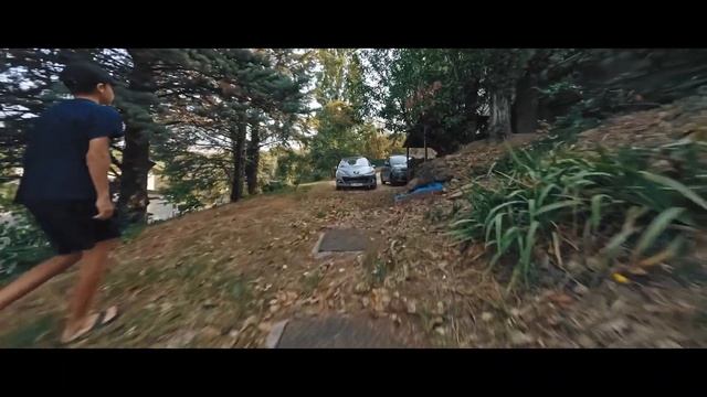 Following an actor at slow speed with the Zephyr Mini and the Hero9 onboard смотреть онлайн