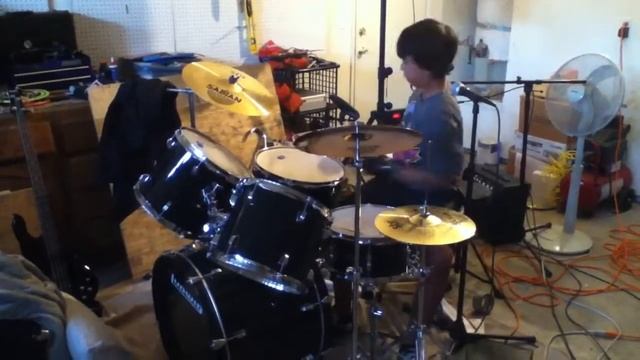 Santi's epic drum solo смотреть онлайн
