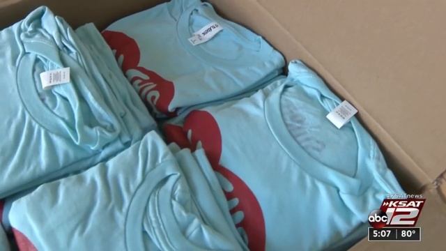 Business owner supported by community after fire helping other entrepreneurs amid coronavirus pa... смотреть онлайн