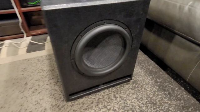 Dayton UM22-12 600w rms 1200w Peak Hammer enclosure Created by Home Theater Gurus built by me. смотреть онлайн