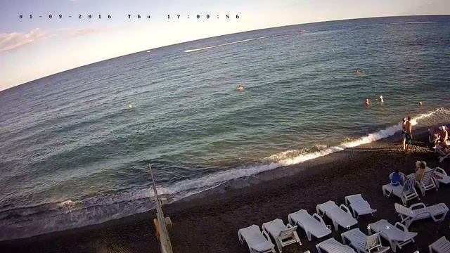 Вебкамера "Пляж Дубны". Запись 01.09.2016 17:00:17 смотреть онлайн