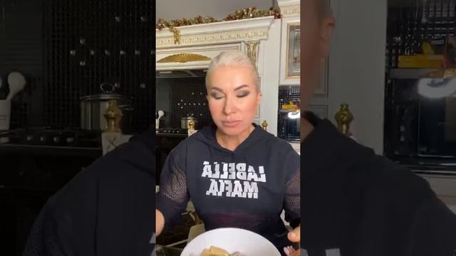 Юля Калачева (@ kalacheva julia~1602314400~18158395063070614~1 смотреть онлайн