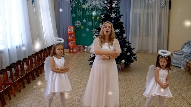 В ночном саду.Рождественская песня. смотреть онлайн