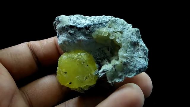 179+ CT ~ Unheated & Natural~ Ultra Rare ~ Yellow BRUCITE Mineral Specimen смотреть онлайн