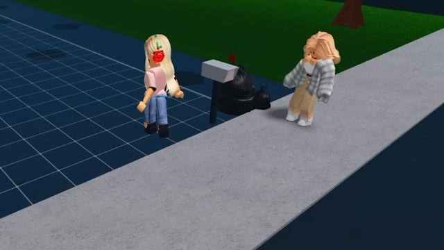 I Built A TINY HOTEL To Hide From My SPOILED MOM! (Roblox) смотреть онлайн
