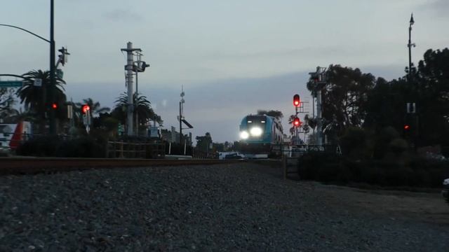 Siemens SC-44s debut on the San Diego Coaster. смотреть онлайн