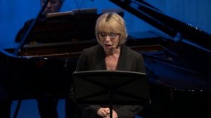 LIVE: Юлия Рутберг читает Николая Гумилева