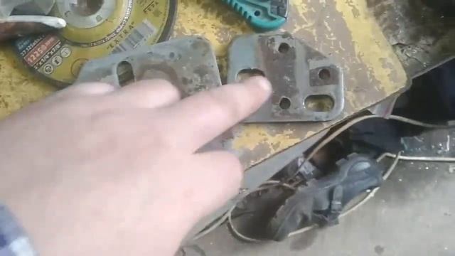 Нижняя петля двери Jeep Cherokee XJ смотреть онлайн