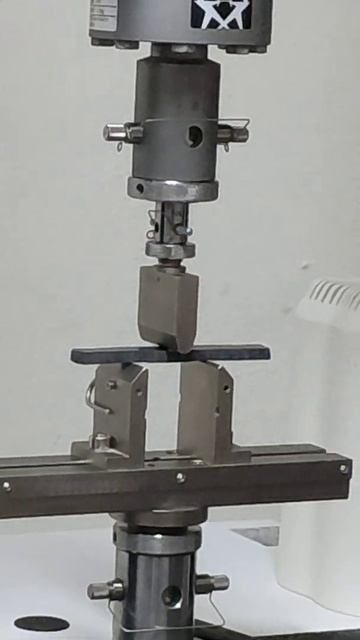 Tensile strength testing machine Demo for Mechanical Engineering смотреть онлайн