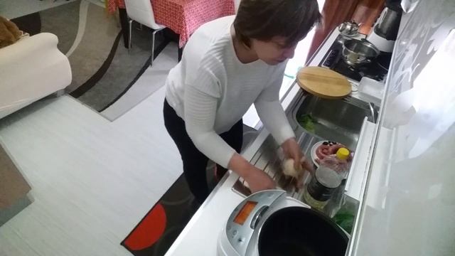 и на работе помогли и дома сальсичу приготовили смотреть онлайн
