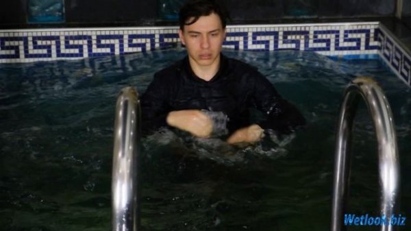 Wetlook Business Man | Wetlook tight jeans | Wetlook adventure with James