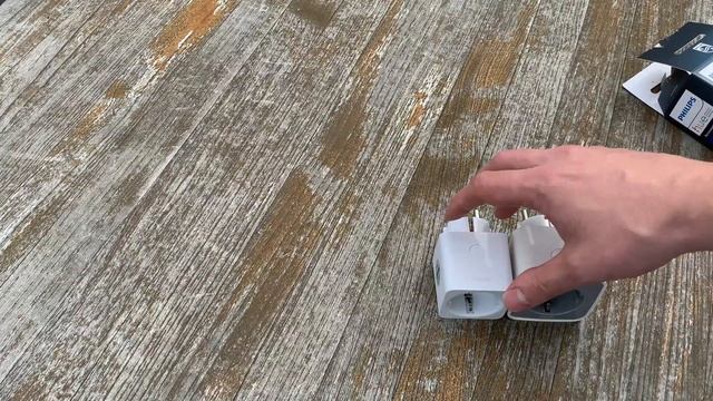 Philips Hue Smart Plug Unboxing смотреть онлайн