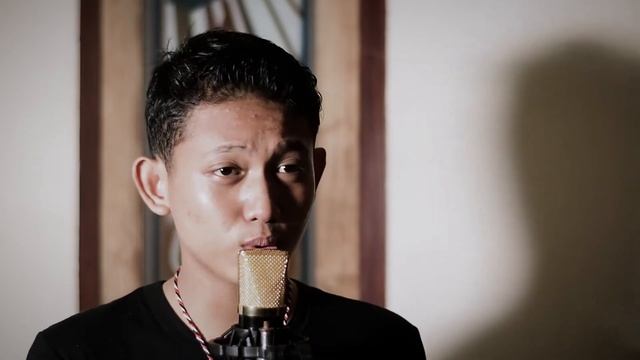 Rindu & Ironi Cover Boy Anggara смотреть онлайн