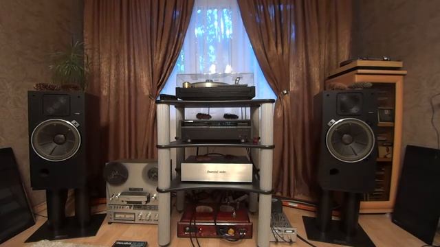 Speakers Trio, Amp. SE EL84, Marantz CD-80, Tube DAC 1541S1. Van Morrison (2) смотреть онлайн