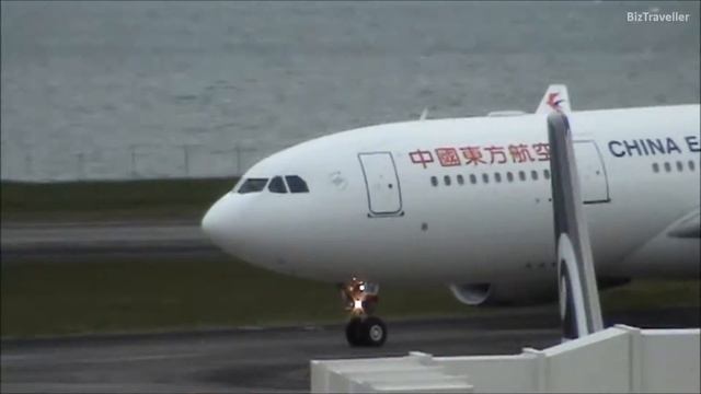 Heavy Landing at Auckland Airport China Eastern A330 10 May 2016 смотреть онлайн