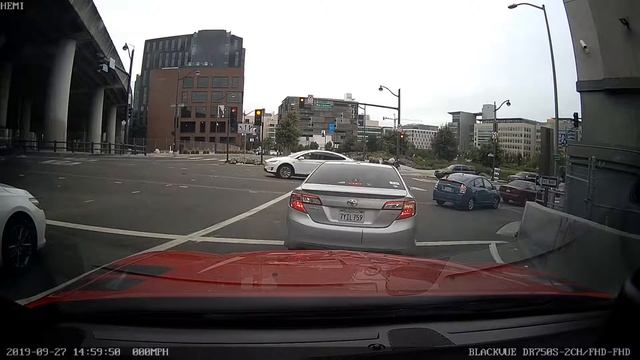 Uber driver runs red light смотреть онлайн