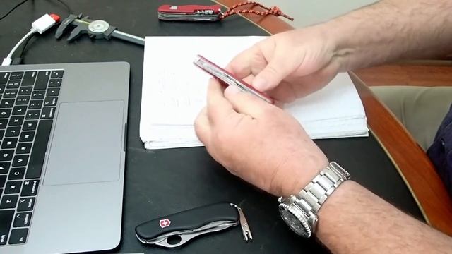 Victorinox Adventurer 111mm Lock blade knife смотреть онлайн