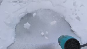 Очищаем Дастер от снега китайской воздуходувкой