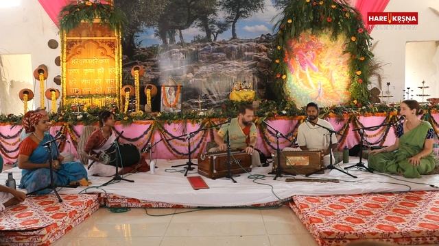 हरे कृष्णा अदभुत धुन || ISKCON kirtan || Hare Krishna Kirtan || Hari Kirtna Das || Govardhan Retrea смотреть онлайн