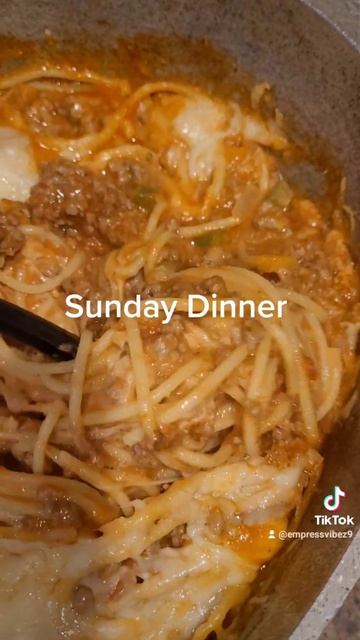 Sunday Dinner baked Spaghetti ground beef & pork with Alfredo & Marinara sauce w/ Italian cheese смотреть онлайн