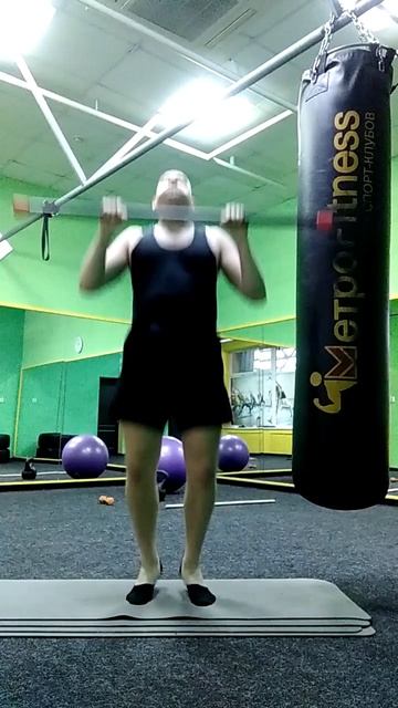Прыжки с бодибаром. Кардиотренинг. Фитнес. Кардио. Аэробная нагрузка. #спорт #cardioexercise #sport смотреть онлайн