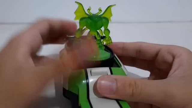 REVIEW DO OMNITRIX SHUFFLE - BEN 10 OMNIVERSE