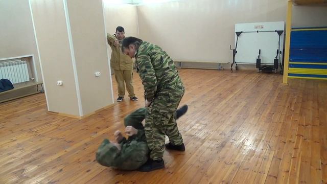 от захвата двух рук смотреть онлайн
