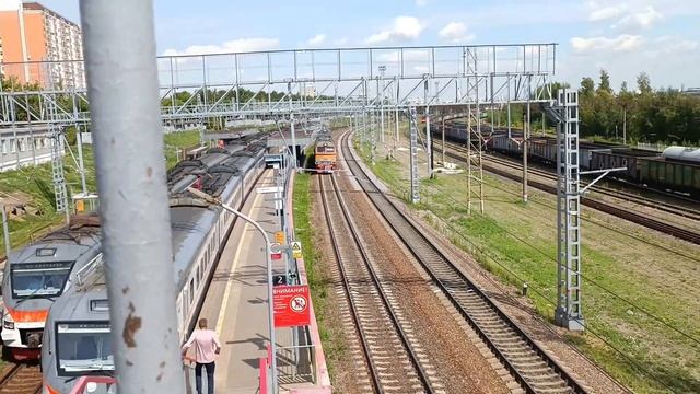"встретил спустя 4 года!" ДМ62-1764 с вагоном путеизмерителем по 3 пути на станции красный строител смотреть онлайн