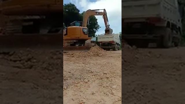 CAT 307E Mini Excavator Loading Foton Tornado Dump Truck смотреть онлайн