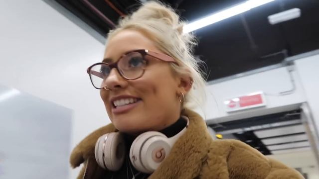 Mum surprises me, travelling to New York with my bestfriend + a scary flight 😭😱 смотреть онлайн