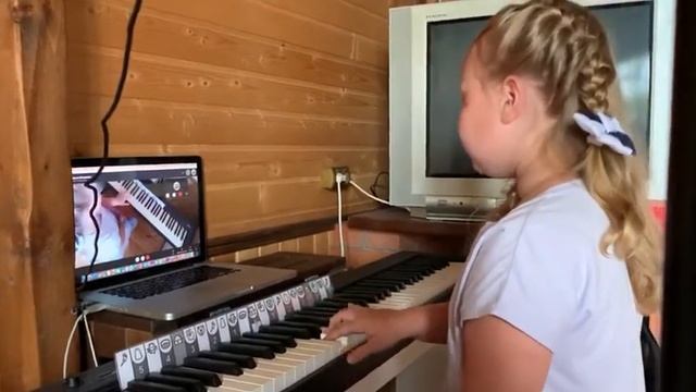 Milana. Пение муз алфавита от Фа. смотреть онлайн